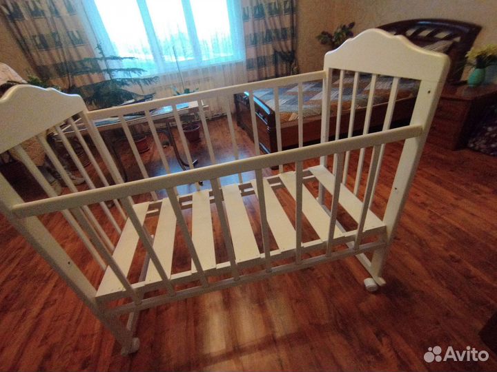 Детская кроватка