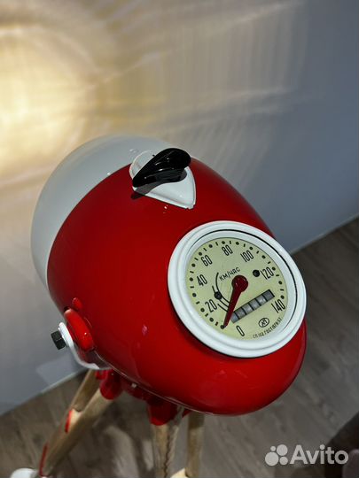 Светильник из мото фары на штативе