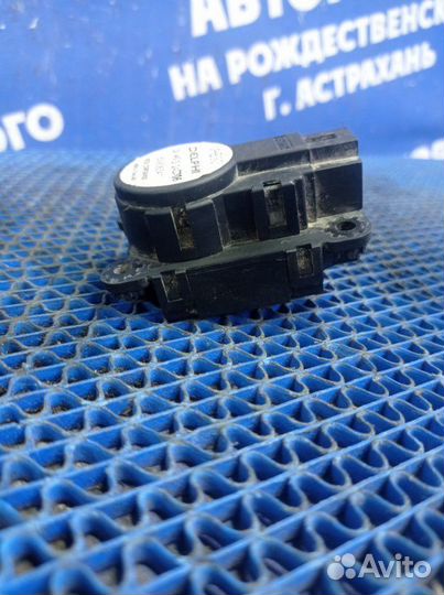 Моторчик заслонок отопителя Opel Astra Gtc купе