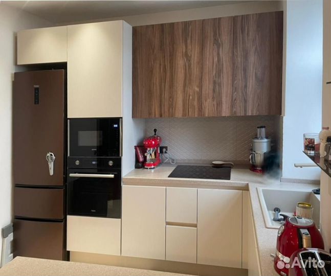 Кухня на заказ под потолок