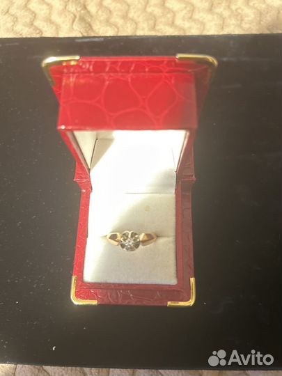 Золотое кольцо с бриллиантом 583 пробы