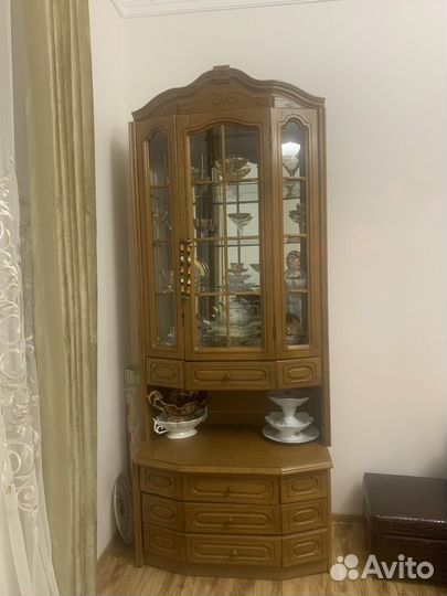 Буфеты серванты горки