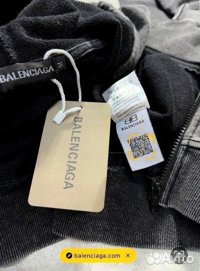 Спортивный костюм. От Balenciaga
