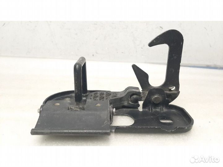 Крюк капота volkswagen passat B6