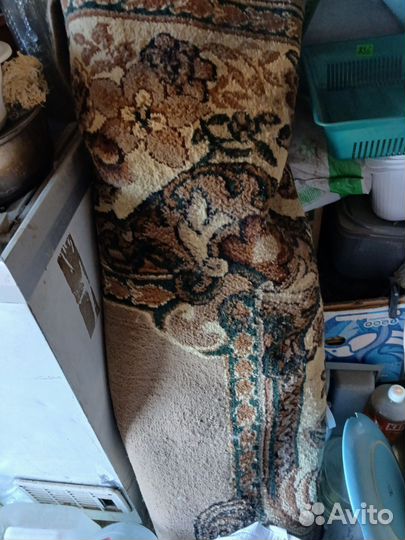 Старенький ковёр