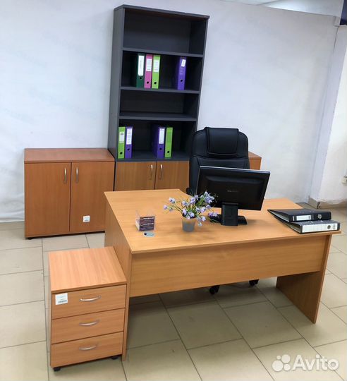 Комплект офисной мебели бу