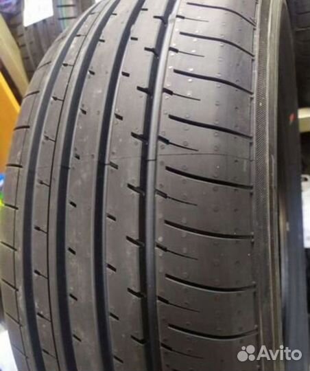 Yokohama BluEarth-XT AE61 215/65 R16