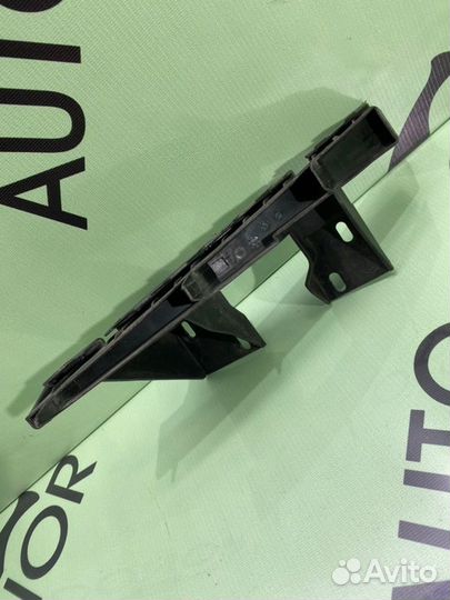 Крепление бампера переднее левое Audi Q7 4L 3.0D