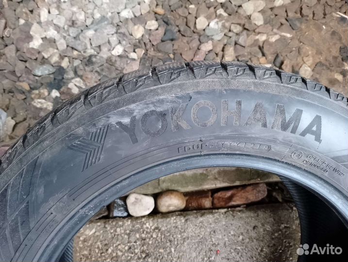 Yokohama 104ZR 225/55 R17