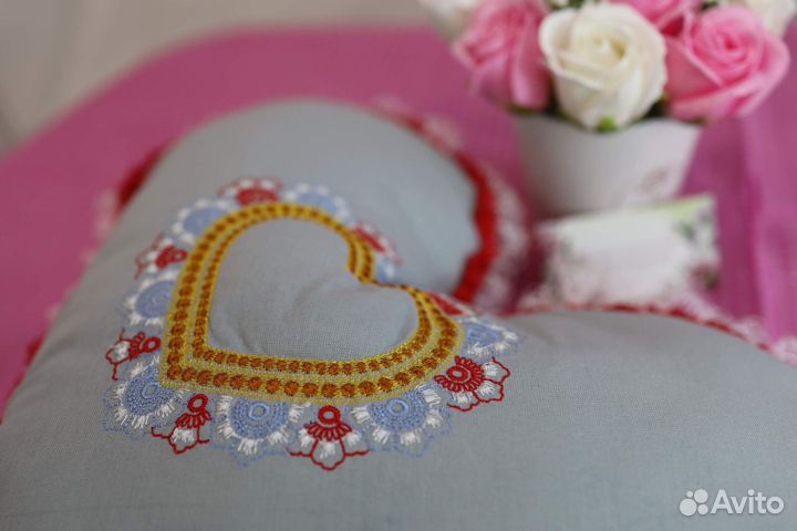 Подарок подушка сердечко