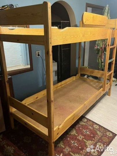 Кровать двухьярусная