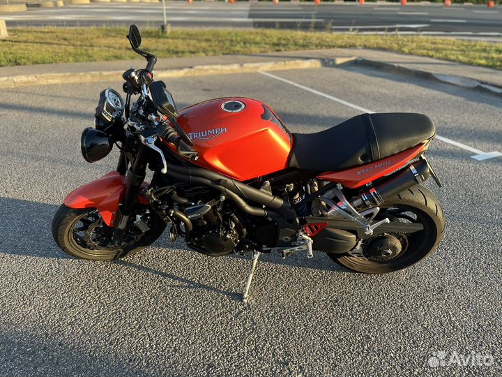 Triumph speed triple 1050