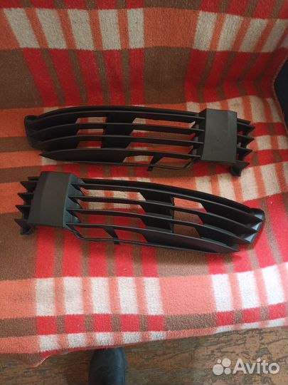 Решётки бампера Пассат Б5+.цена за обе решётки