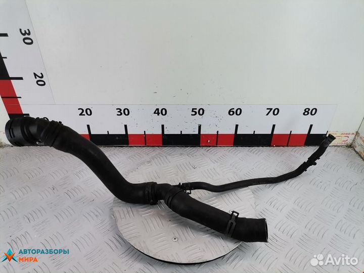 Патрубок радиатора Volkswagen Golf 3 1998