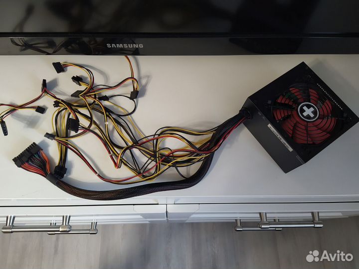 Блок питания на 550W. Xilence XP550R10