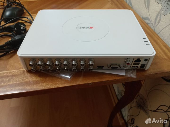 16 канальный гибридный HD-TVI регистратор HiWatch