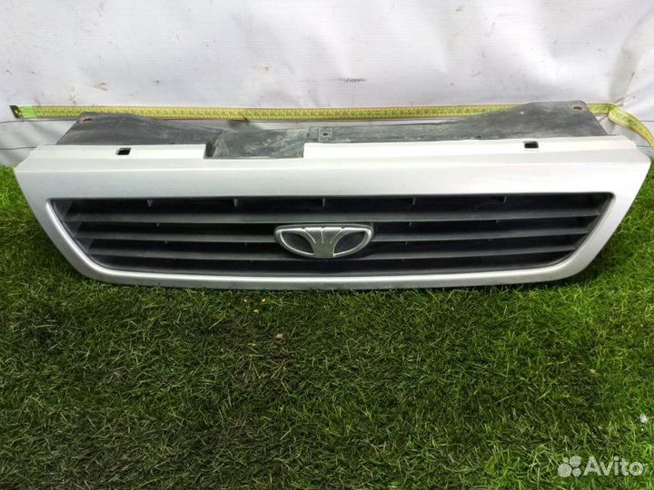 Решетка радиатора Daewoo Nexia 1.5 G15MF 2000