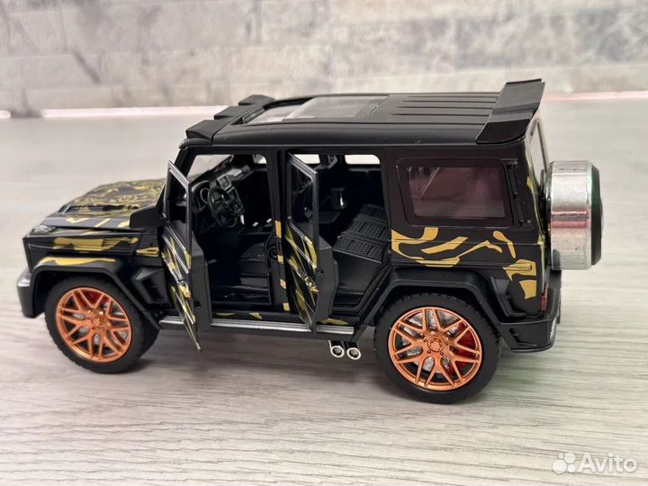 Модель машины Гелик Мерседес с дымом