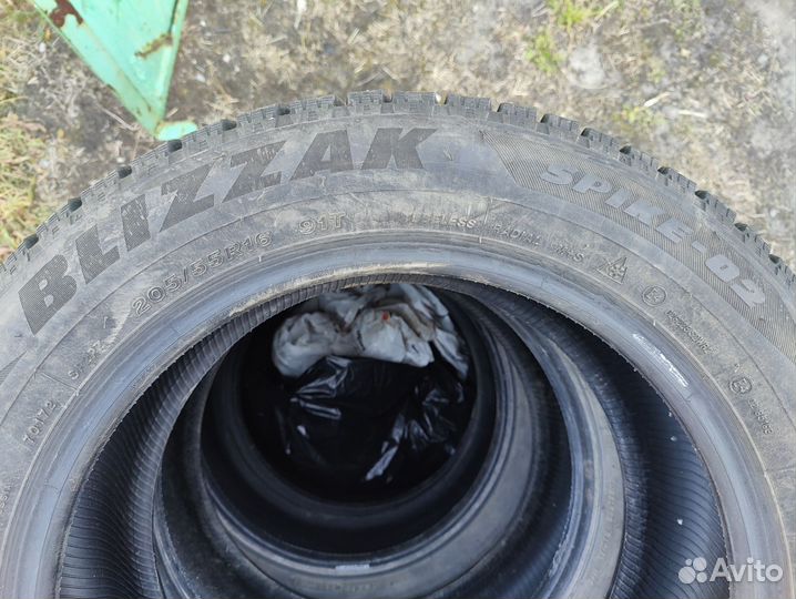 Bridgestone Blizzak Spike-02 205/55 R16