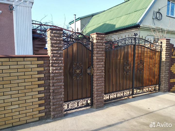 Заборы в керчи. Улица свердлова керчь. Керчь заборы ворота. Парканы 80 годы улица пионерская. Противооползневые мероприятия.