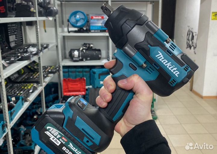 Гайковерт аккумуляторный Makita 700-1800нм