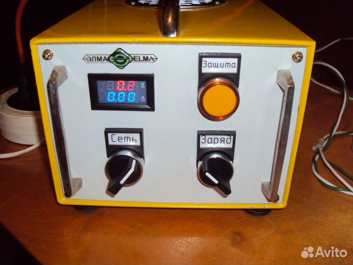 Зарядное устройство для автомобильного АКБ 12в