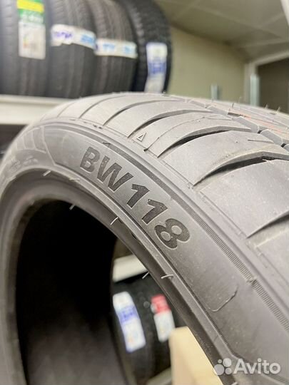 Bearway BW118 285/30 R21 146U