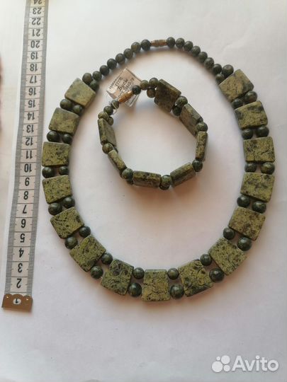 Бусы из натуральных камней