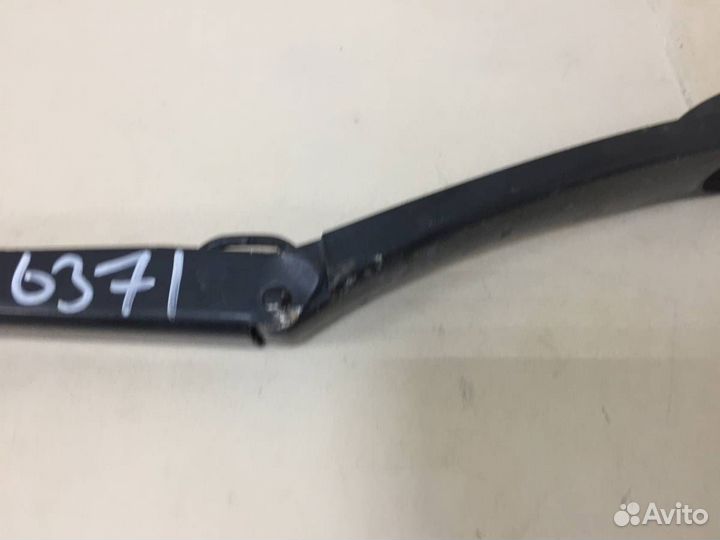 Поводок стеклоочистителя передний левый Hyundai ix