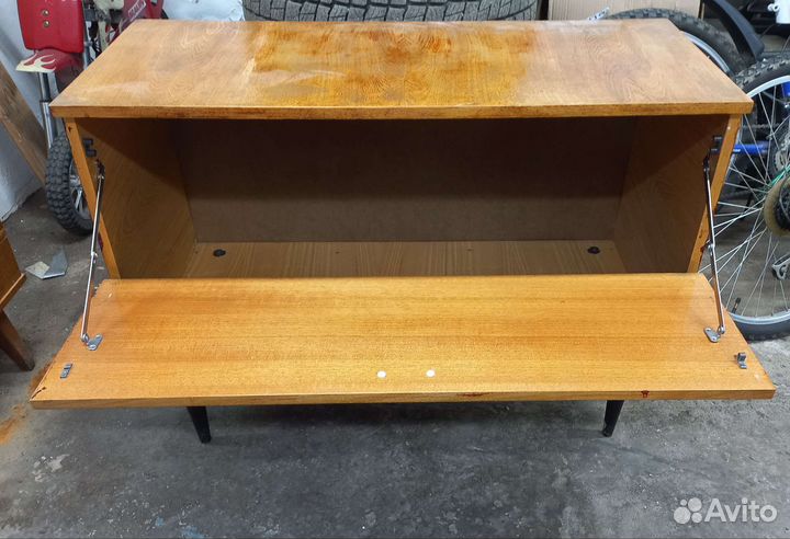 Тумбочка