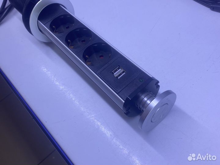 Сетевой фильтр Вертикальный 2 USB 2A зарядкa