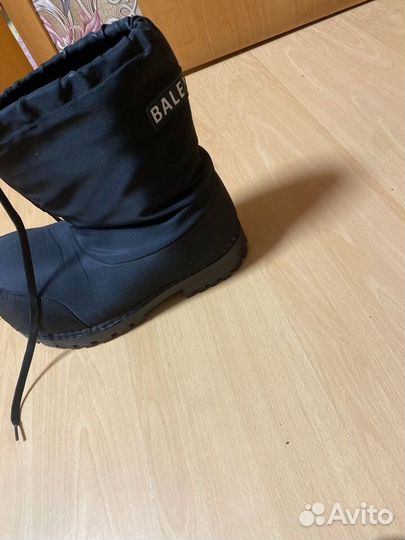 Balenciaga alaska boots на руках