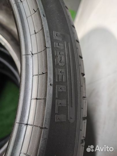 Pirelli P Zero PZ4 275/35 R22 и 315/30 R22