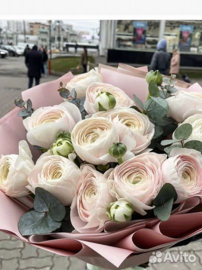 Букеты ранункулюс