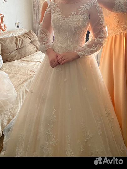 Свадебное платье