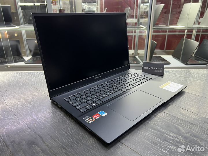 Новый ультрабук Asus Zenbook Pro 17 r7/8/512