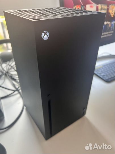 Xbox series x, геймпад, плюс 140 игр