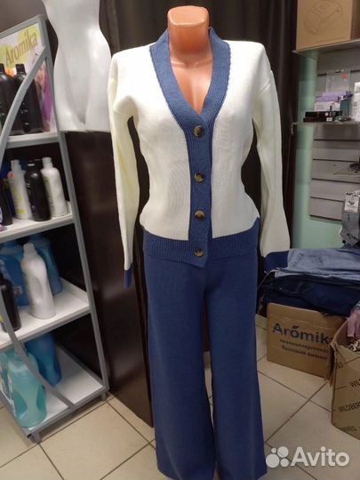 Носки и костюм