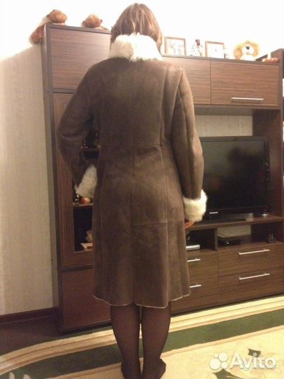 Продается теплая новая дубленка
