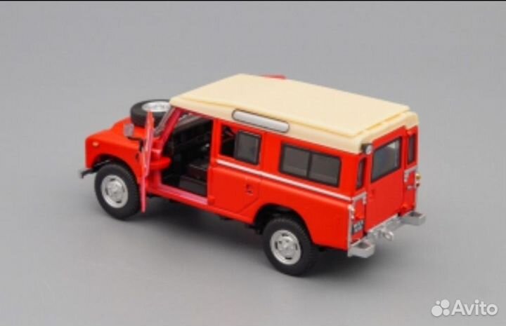 Land Rover 109 Series III (1971) модель 1:43