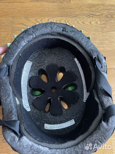 Шлем для роликов