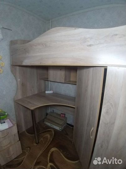 Двухъярусная кровать