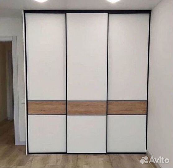 Шкаф с зеркалом