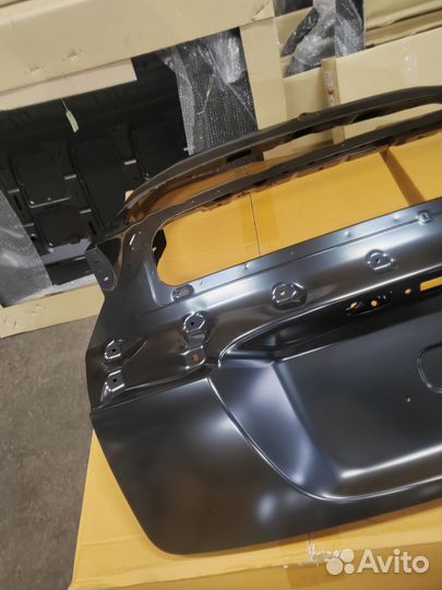 Крышка багажника Mitsubishi Eclipse Cross