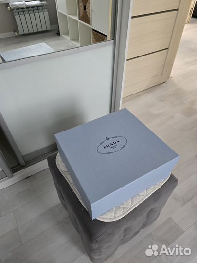 Коробка Prada