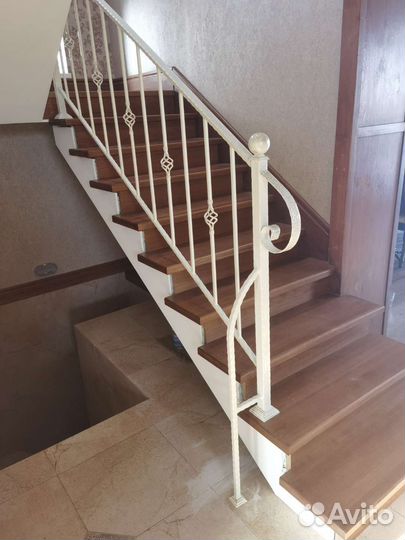 Перила на лестницу