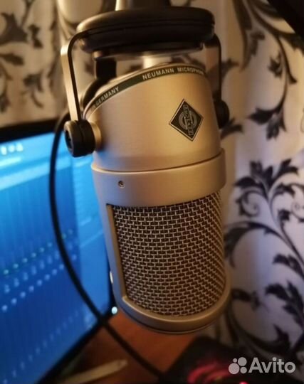 Студийный микрофон Neumann BCM 705