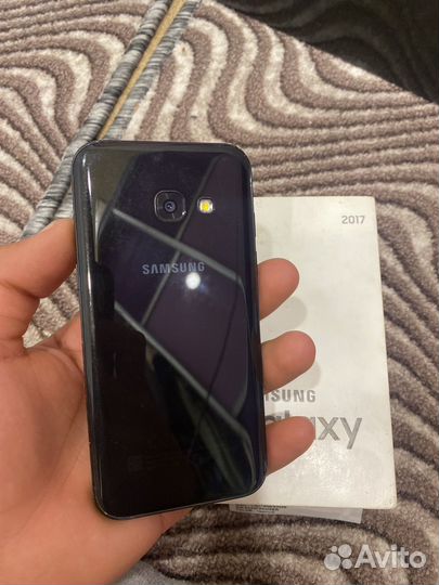 Samsung Galaxy A3 (2017) SM-A320F/DS, 2/16 ГБ