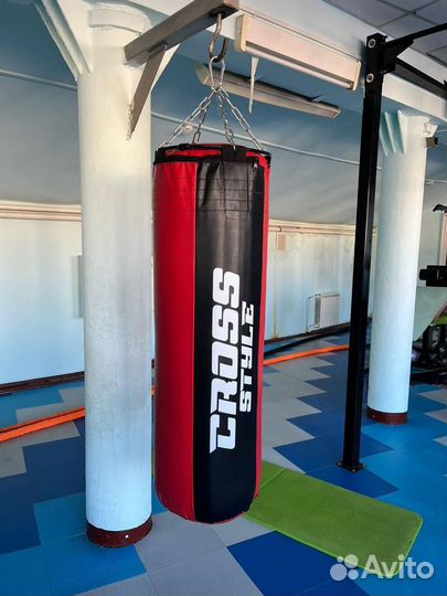 Груша и другой инвентарь для бокса