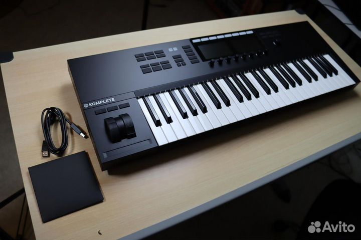 Native Instruments Komplete Kontrol S49 (Код A524)